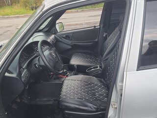 2009 Chevrolet Niva I Рестайлинг, серебристый, 410000 рублей, вид 4