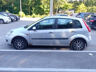 2007 Ford Fiesta Mk5, серебристый, 260000 рублей, вид 4