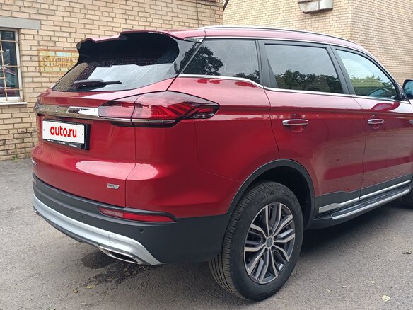 2023 Geely Atlas Pro, красный, 1995000 рублей - вид 5