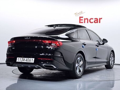 2022 Kia K5 LPi III, чёрный, 1777500 рублей, вид 4