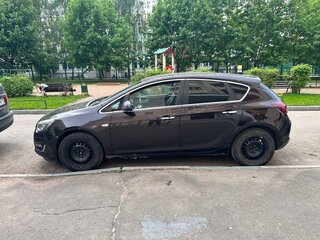 2013 Opel Astra J Рестайлинг, коричневый, 815000 рублей, вид 4