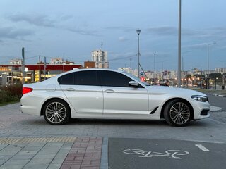 2019 BMW 5 серии 530i VII (G30/G31/G38), белый, 2790000 рублей, вид 2