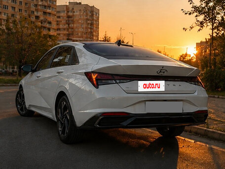 2024 Hyundai Elantra VII (CN7) Рестайлинг, белый, 1875000 рублей, вид 4