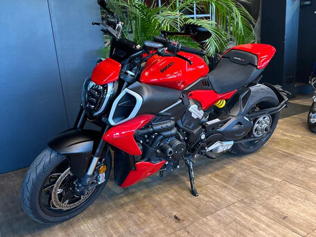 2023 Ducati Diavel V4, пурпурный, 2650000 рублей, вид 1
