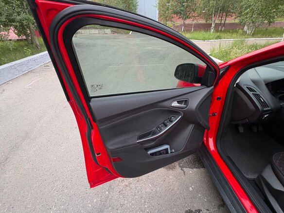 2013 Ford Focus III, красный, 850000 рублей - вид 17