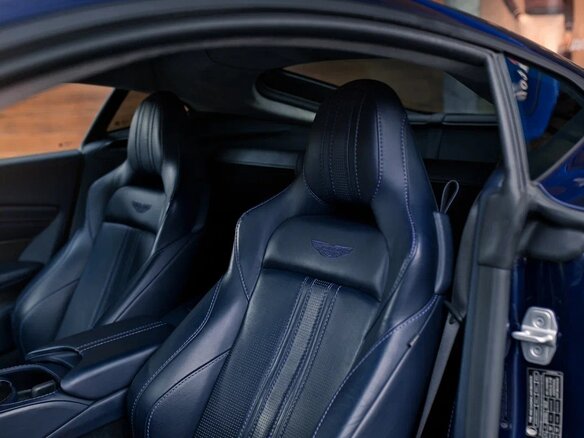 2019 Aston Martin V8 Vantage IV, синий, 13500000 рублей - вид 8