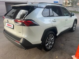 2022 Toyota RAV4 V (XA50), белый, 4350000 рублей, вид 3