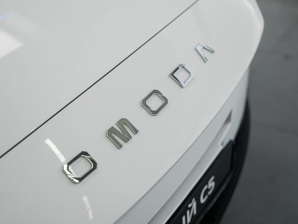 2026 Omoda C5 II, белый, 2399000 рублей - вид 6