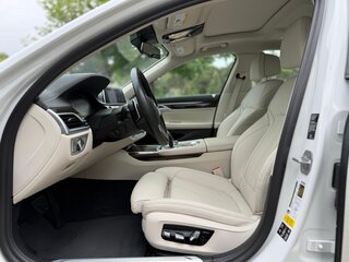 2020 BMW 7 серии Long 740Li xDrive VI (G11/G12) Рестайлинг, белый, 6300000 рублей, вид 5