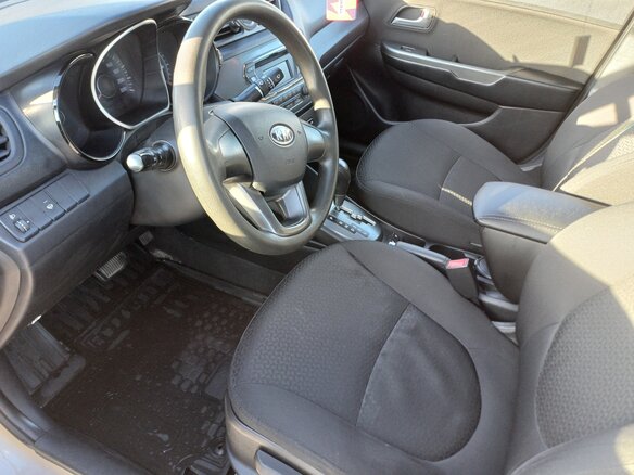2012 Kia Rio 4-speed III, бежевый - вид 7