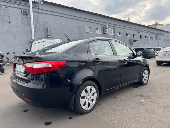 2013 Kia Rio III, чёрный, 700000 рублей - вид 3