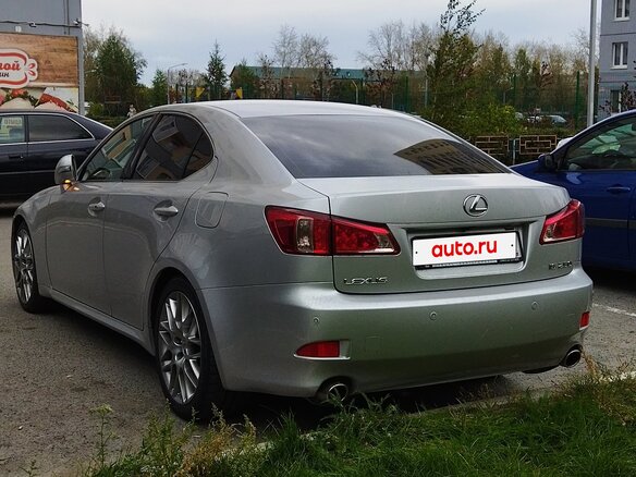 2011 Lexus IS 250 II Рестайлинг 2, серебристый - вид 3