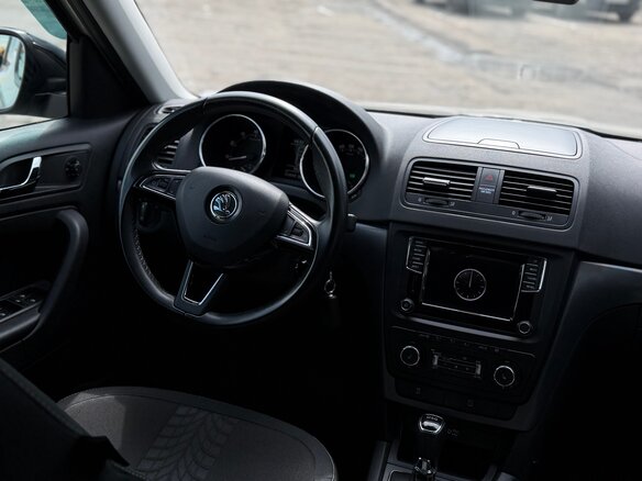 2015 Skoda Yeti I Рестайлинг, серебристый - вид 7