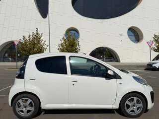 2013 Citroen C1 I Рестайлинг 2, белый, 585000 рублей, вид 4