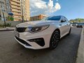 2019 Kia Optima IV Рестайлинг, белый, 2150000 рублей - вид 1