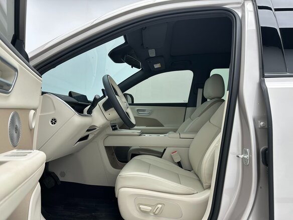 2025 Toyota bZ3X 58.3 kWh, серебристый, 2950000 рублей - вид 7