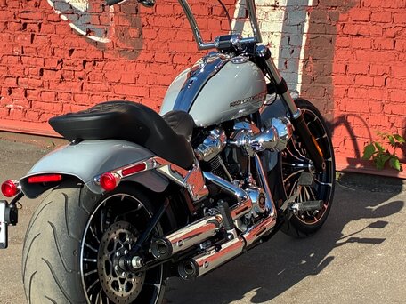 2024 Harley-Davidson Breakout, серебристый, 2600000 рублей, вид 2