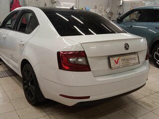 2017 Skoda Octavia III (A7) Рестайлинг, белый, 1899000 рублей, вид 4
