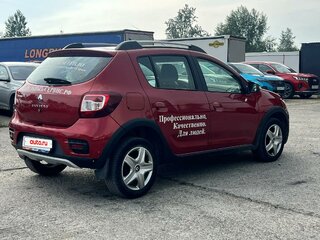 2017 Renault Sandero Stepway II, красный, 720000 рублей, вид 3