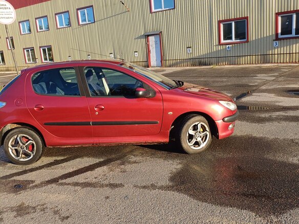 2004 Peugeot 206, красный, 240000 рублей - вид 3