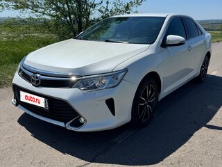 2016 Toyota Camry VII (XV50) Рестайлинг, белый, 2000000 рублей, вид 2