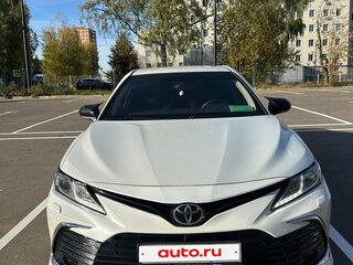 2019 Toyota Camry VIII (XV70), белый, 2500000 рублей, вид 4
