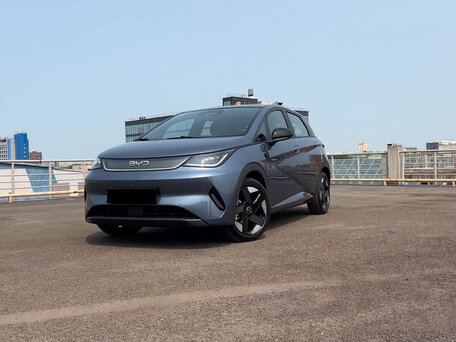 2026 BYD Dolphin 45.12 kWh I Рестайлинг, голубой, 1710222 рублей, вид 3