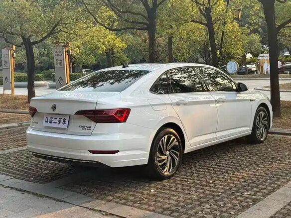 2022 Volkswagen Sagitar III Рестайлинг, белый - вид 3