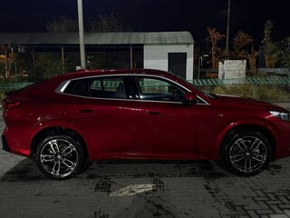 2024 BMW X2 sDrive25i II (U10), красный, 5600000 рублей, вид 2