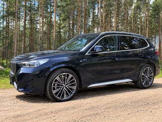 2024 BMW X1 20i xDrive III (U11/U12), чёрный, 4630000 рублей, вид 4