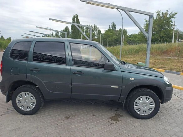 2015 Chevrolet Niva I Рестайлинг, зелёный, 625000 рублей - вид 1