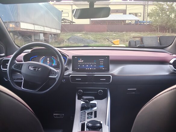 2023 Geely Coolray I, серый, 1820000 рублей - вид 5