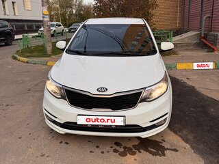 2015 Kia Rio III Рестайлинг, белый, 1100000 рублей, вид 1