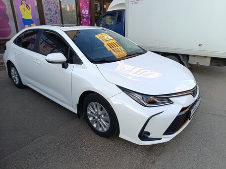 2021 Toyota Corolla XII (E210), белый, 1780000 рублей, вид 4