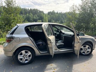 2011 Opel Astra H Рестайлинг, бежевый, 590000 рублей, вид 4