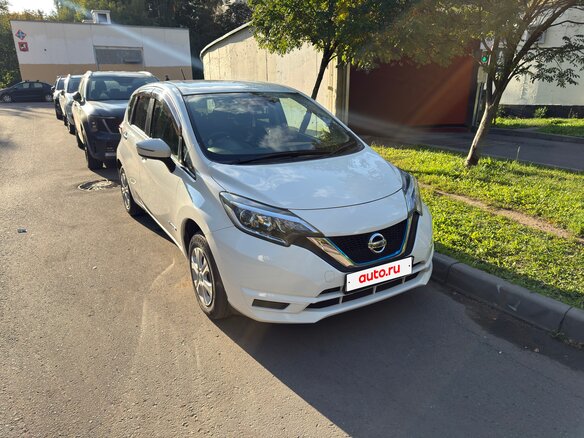 2017 Nissan Note e-Power II Рестайлинг, белый, 1210000 рублей - вид 1