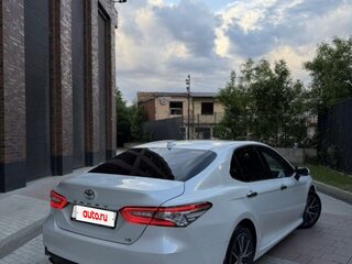 2021 Toyota Camry VIII (XV70) Рестайлинг, белый, 3400000 рублей, вид 1