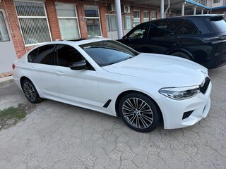 2018 BMW 5 серии 530i xDrive VII (G30/G31/G38), белый, 3499000 рублей, вид 2