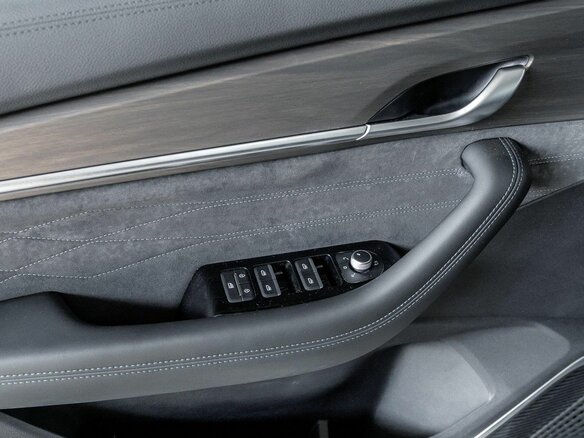 2026 Geely Monjaro I Рестайлинг, чёрный - вид 19