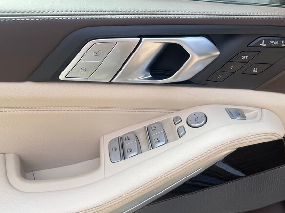 2019 BMW X7 40i I (G07), чёрный, 6700000 рублей - вид 13