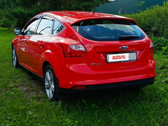 2014 Ford Focus III, красный, 1250000 рублей - вид 3