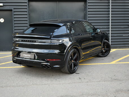 2026 Porsche Cayenne GTS Coupé III Рестайлинг, чёрный, 26900000 рублей, вид 5