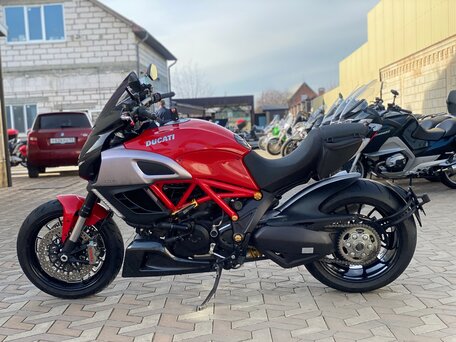 2011 Ducati Diavel, красный, 999999 рублей, вид 4