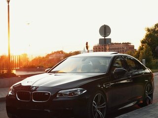 2013 BMW M5 V (F10), синий, 3800000 рублей, вид 1