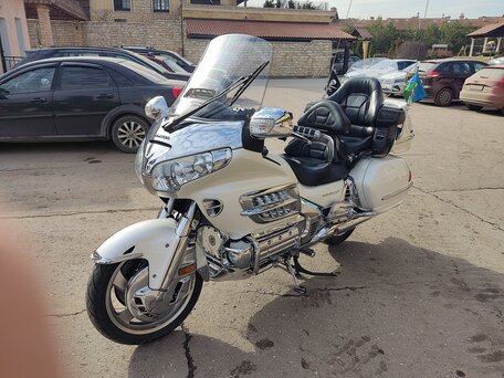 2007 Honda GL 1800 Gold Wing, белый, 1000000 рублей, вид 4