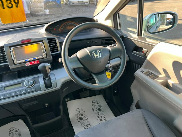 2008 Honda Freed I, серый, 999999 рублей - вид 17