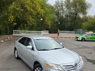 2010 Toyota Camry VI (XV40) Рестайлинг, серебристый, 1800000 рублей, вид 2