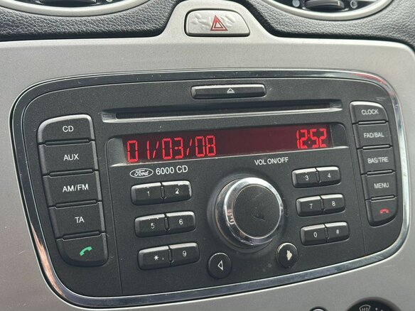 2008 Ford Focus II Рестайлинг, серебристый - вид 17