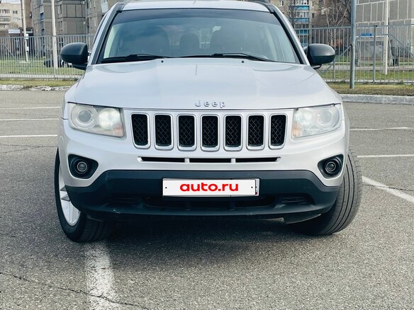 2012 Jeep Compass I Рестайлинг, серебристый - вид 1