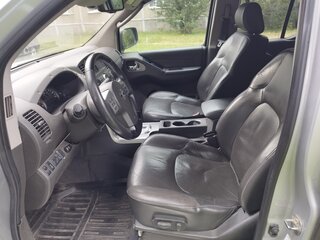 2010 Nissan Navara (Frontier) III (D40) Рестайлинг, серебристый, 1230000 рублей, вид 3